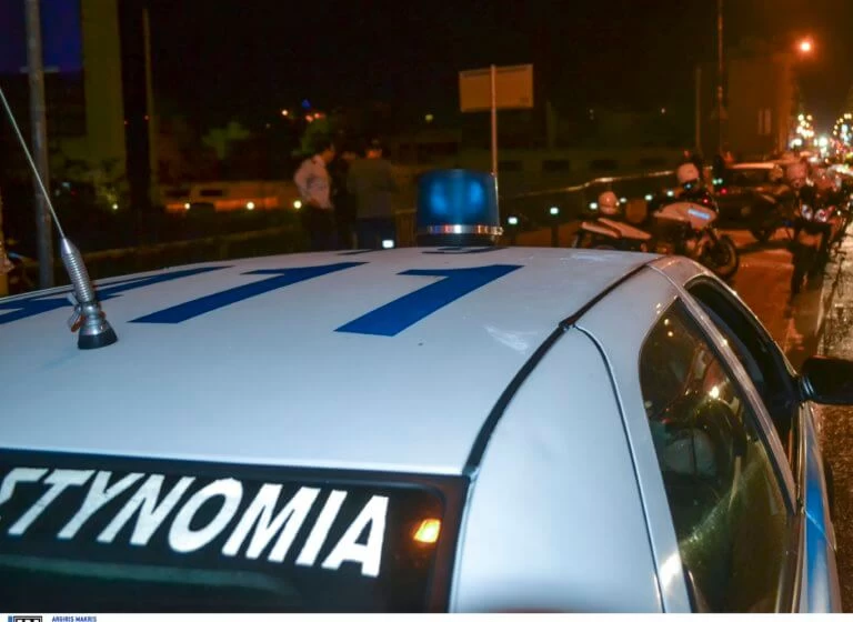 Νύχτα θρίλερ για οικογένεια επιχειρηματία στη Βούλα – Ένοπλοι τους απείλησαν και τους λήστεψαν